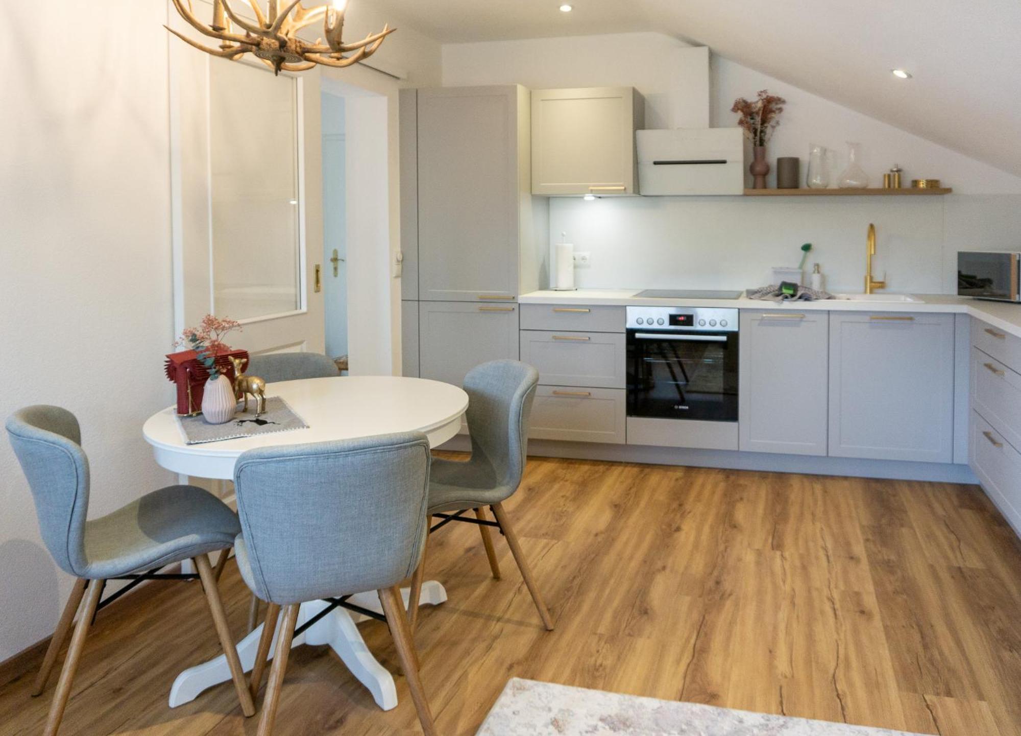 Apartment Berge, Balkon Und Ausstattung Mitten In